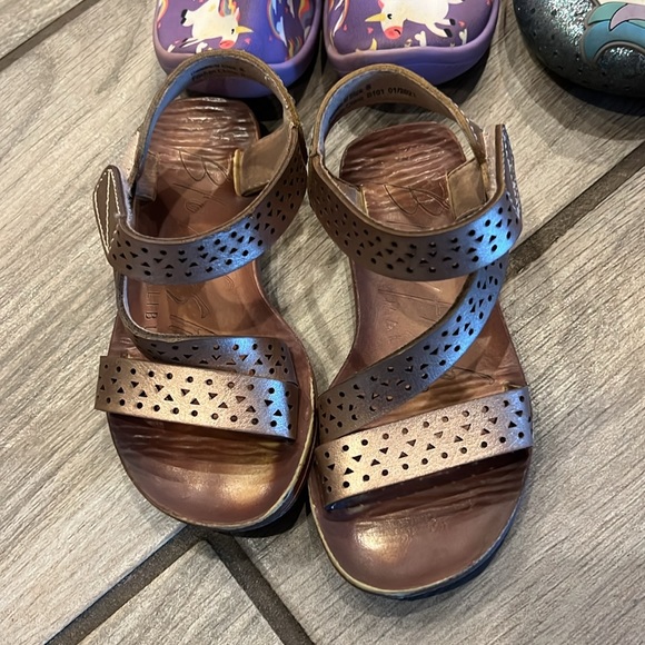 Lot size 6 leather sandals Mary Jane jellies and water shoes - Picture 4 of 9